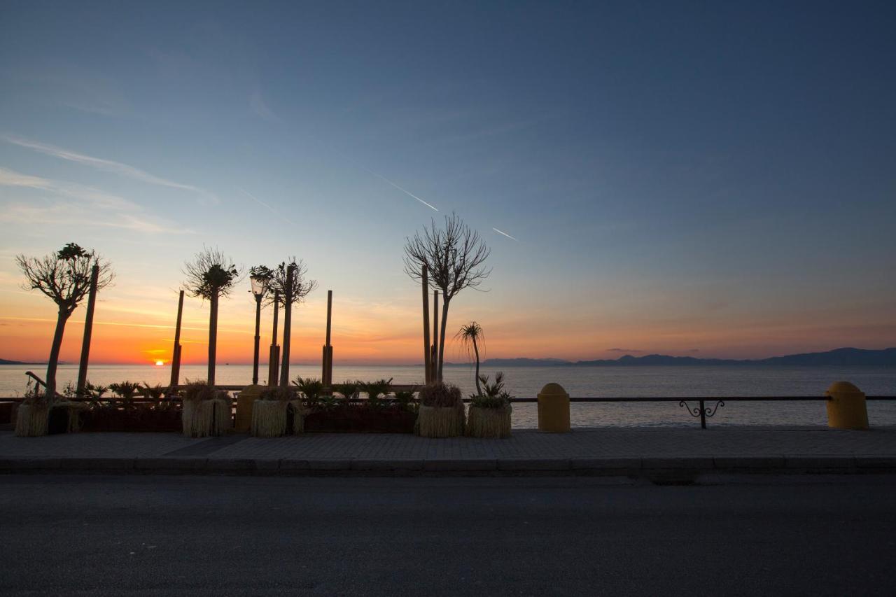 Sea Side Rooms Rhodes City Esterno foto
