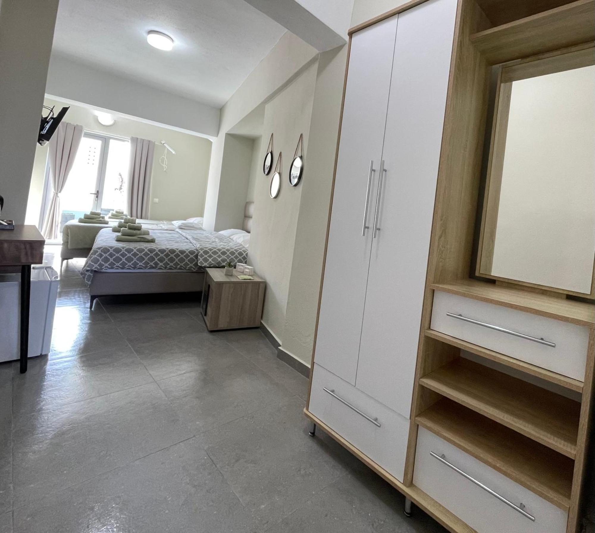 Sea Side Rooms Rhodes City Esterno foto