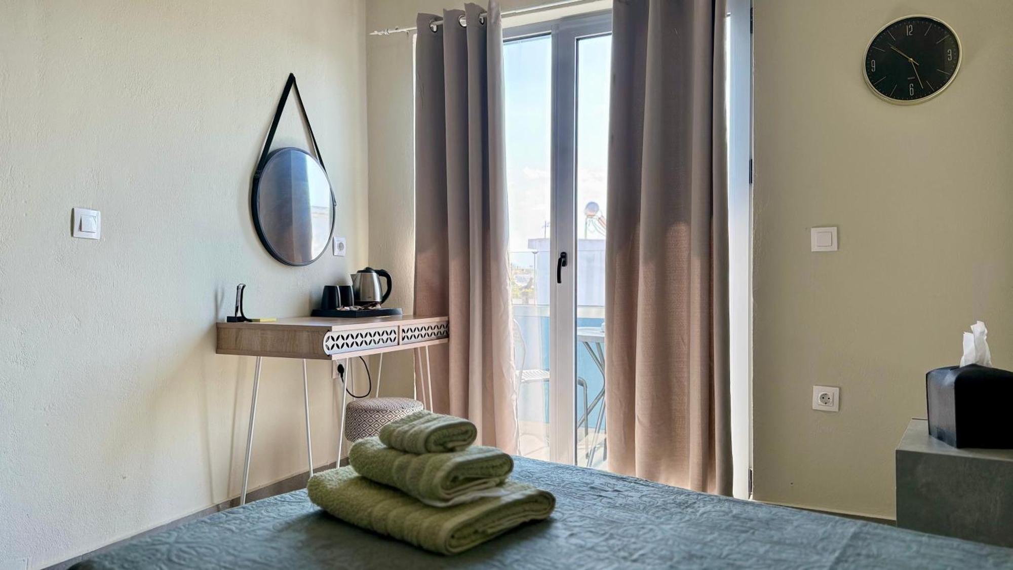 Sea Side Rooms Rhodes City Esterno foto